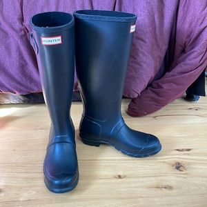 Black Hunter Rainboots Size 7